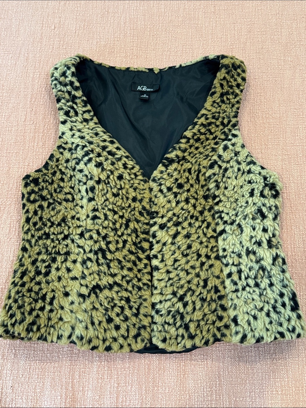 Faux fur wm’s size 10 Leopard-Print Vest